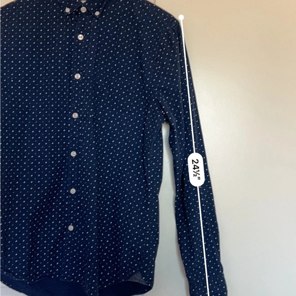 Express Men’s Blue Patterned Button Up - Medium. - Picture 8 of 10